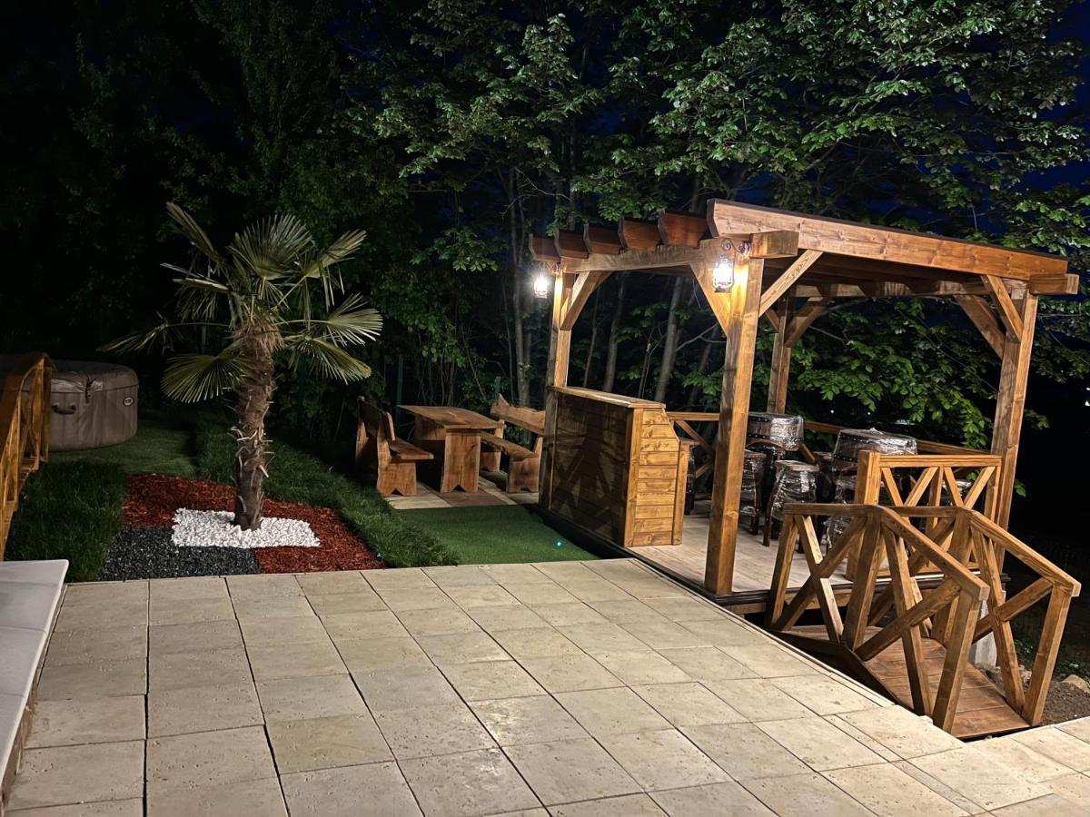 ורדניק Apartmani Joka I Drvene Kucice מראה חיצוני תמונה